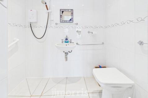 Wet/Shower Room