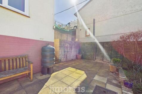 CAM02122G0-PR0278-STILL008.jpg