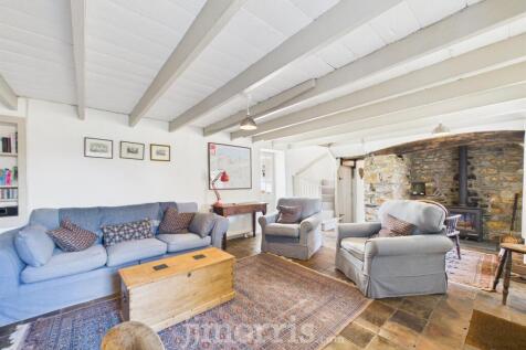 Sitting/Dining Room