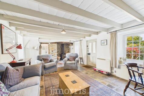 Sitting/Dining Room