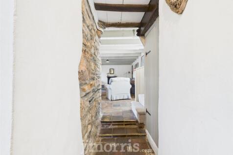 Inner Hall (split level)