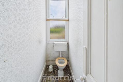 Separate WC