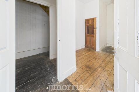 CAM02122G0-PR0299-STILL012.jpg