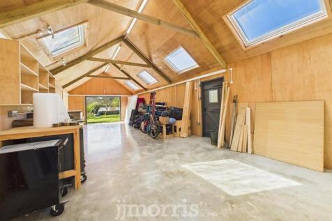 Multipurpose Studio/Garage/Workshop