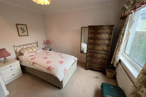 Bedroom 1 (Rear)