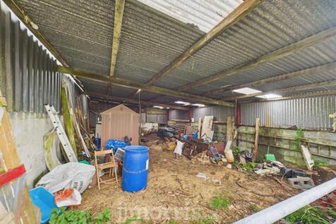 Lean-to Multipurpose Shed