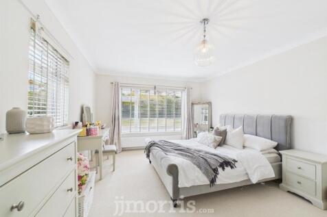 Bedroom 1 (front)