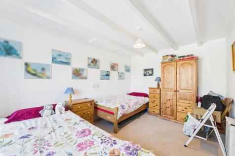 Bedroom 4/Lounge