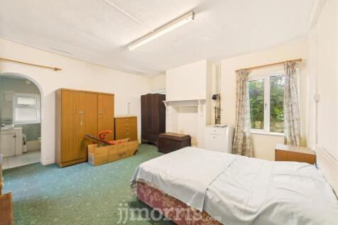 Living Room/Bedroom 6