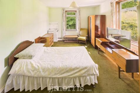 Bedroom 2 (Rear)