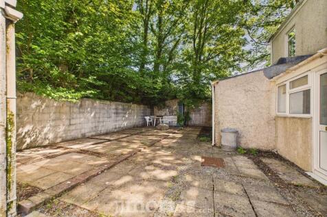 CAM02122G0-PR0307-STILL046.jpg