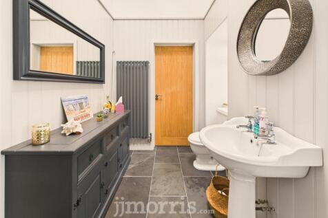 Shower/Utility Room