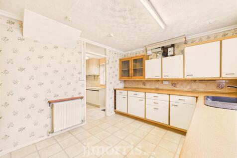 CAM02122G0-PR0316-STILL008.jpg