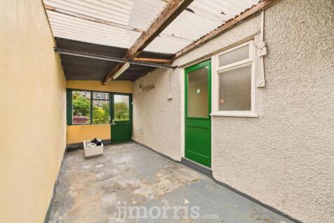 Lean-to Garage