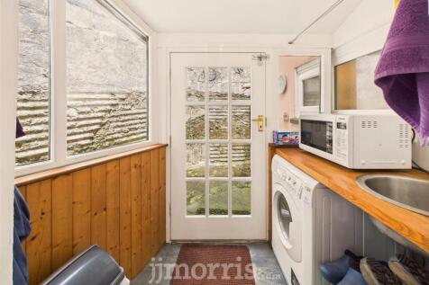 Utility Room/Rear Porch