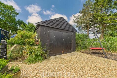Garage/Workshop