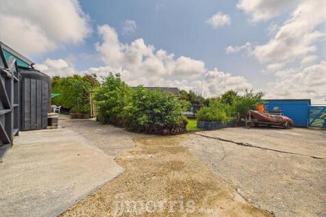 CAM02122G0-PR0327-STILL085.jpg