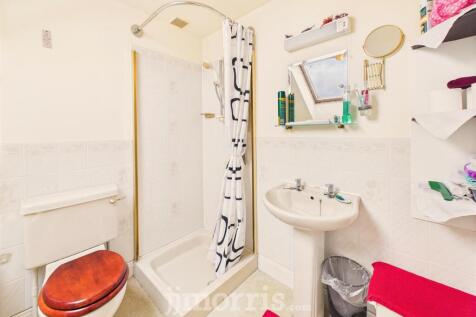 En Suite Bathroom