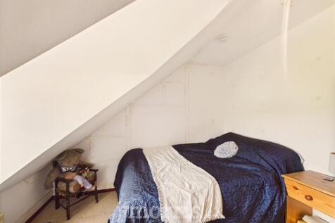 CAM02122G0-PR0327-STILL020.jpg