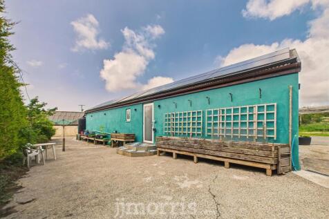 CAM02122G0-PR0327-STILL086.jpg