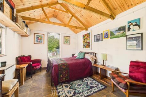 Bed/Sitting Room