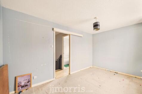 CAM02122G0-PR0338-STILL013.jpg