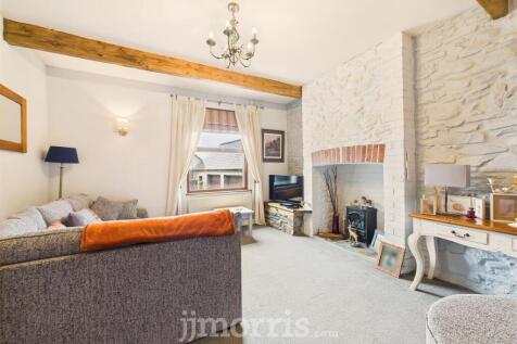 CAM02122G0-PR0325-STILL017.jpg