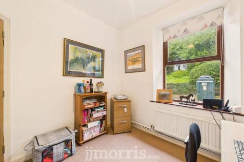 CAM02122G0-PR0325-STILL038.jpg