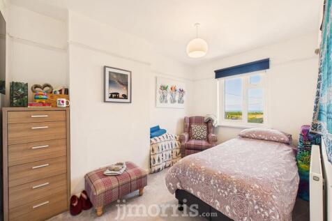 Bedroom 2 (Rear)