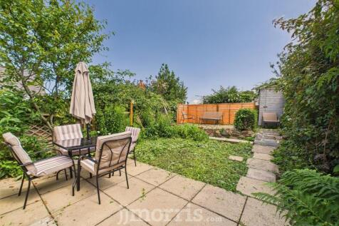 CAM02122G0-PR0340-STILL025.jpg