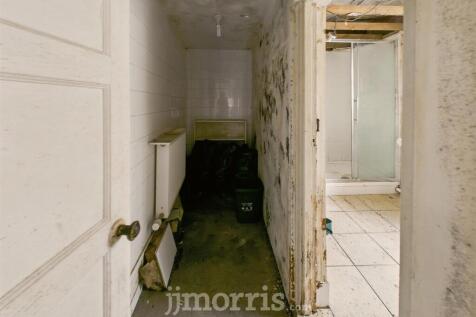 CAM02122G0-PR0350-STILL016.jpg
