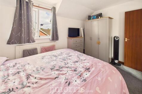 CAM02122G0-PR0352-STILL022.jpg