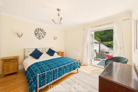 Bedroom 2 (rear)