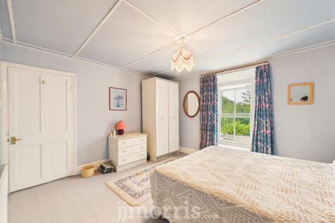 Bedroom 2  (rear)