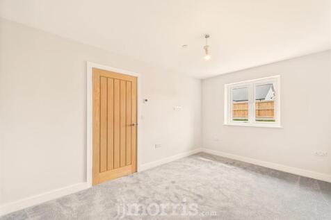 Bedroom 1 (Rear)