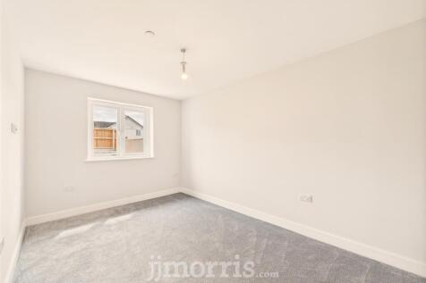 Bedroom 1 (Rear)
