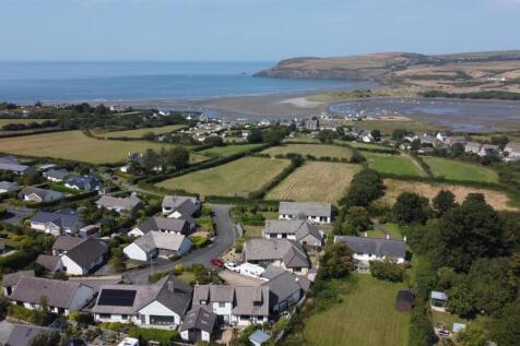 9, Tir Treharne Newport, Pembrokeshire, SA42 0RN 2