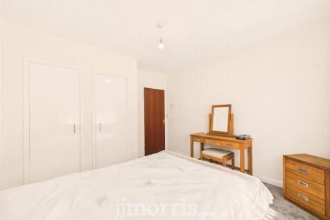 CAM02122G0-PR0359-STILL025.jpg