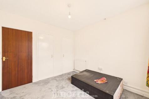Bedrooom 2