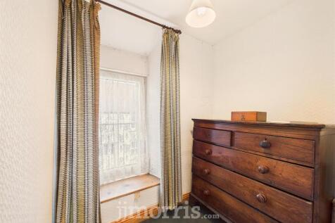 Box/Cot Room