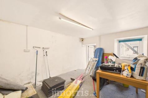 CAM02122G0-PR0363-STILL017.jpg