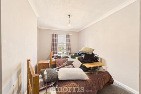 Bedroom 2 (Front)