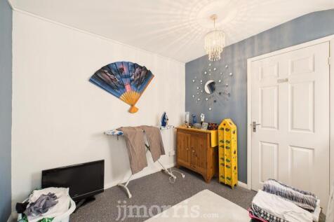 CAM02122G0-PR0367-STILL004.jpg