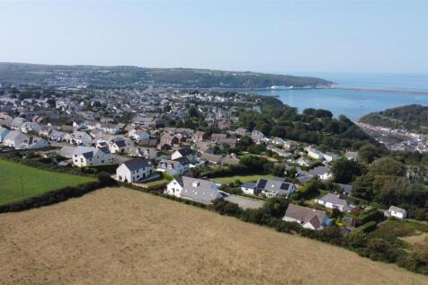 Highview,, Plas-y-Fron Fishguard, Pembrokeshire, S