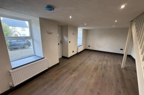 Sitting/Dining Room