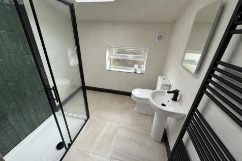 En Suite Shower Room