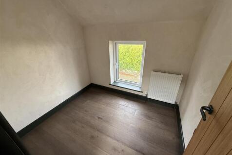 Bedroom 4 (Front)