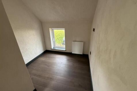 Bedroom 3 (Front)