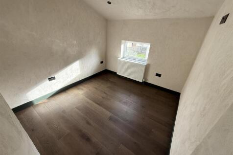 Bedroom 4 (Front)