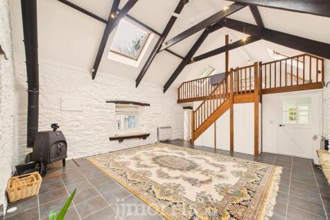 Sitting/Dining Room